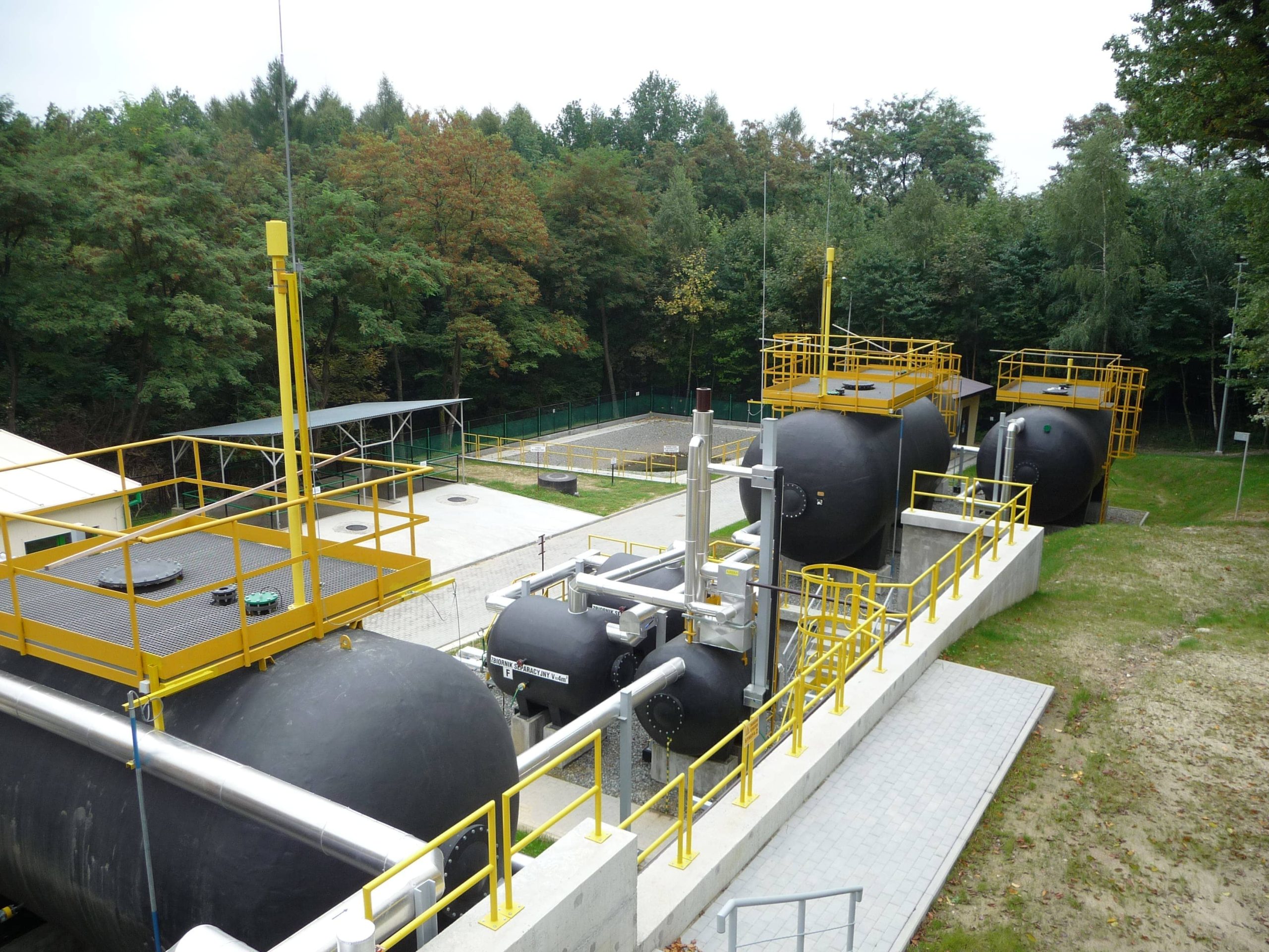 kraty pomostowe Realizacja Przemyśl-Zachód - przebudowa instalacji zatłaczania wód złożowych na kopalni gazu ziemnego